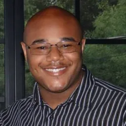 Robert Parsons Headshot 1.jpg